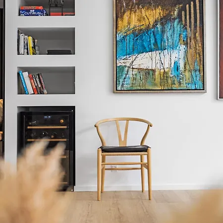 New Retreat! Tucked Away In Peaceful Surroundings *