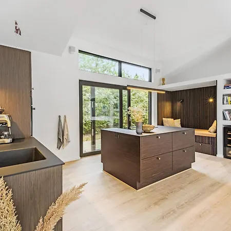 New Retreat! Tucked Away In Peaceful Surroundings Holiday home