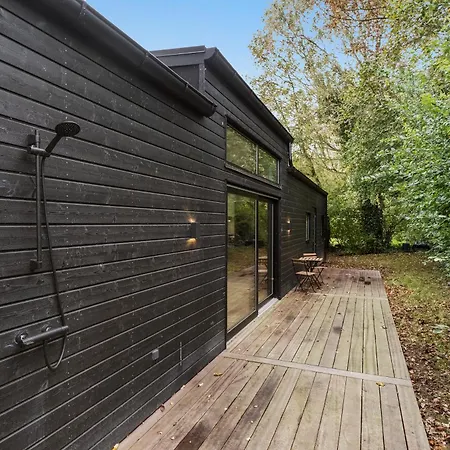 New Retreat! Tucked Away In Peaceful Surroundings Holiday home *