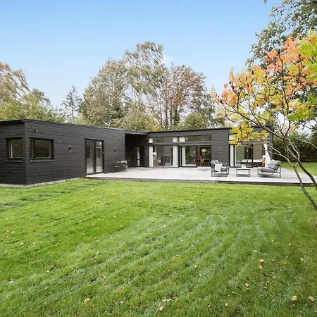 New Retreat! Tucked Away In Peaceful Surroundings *